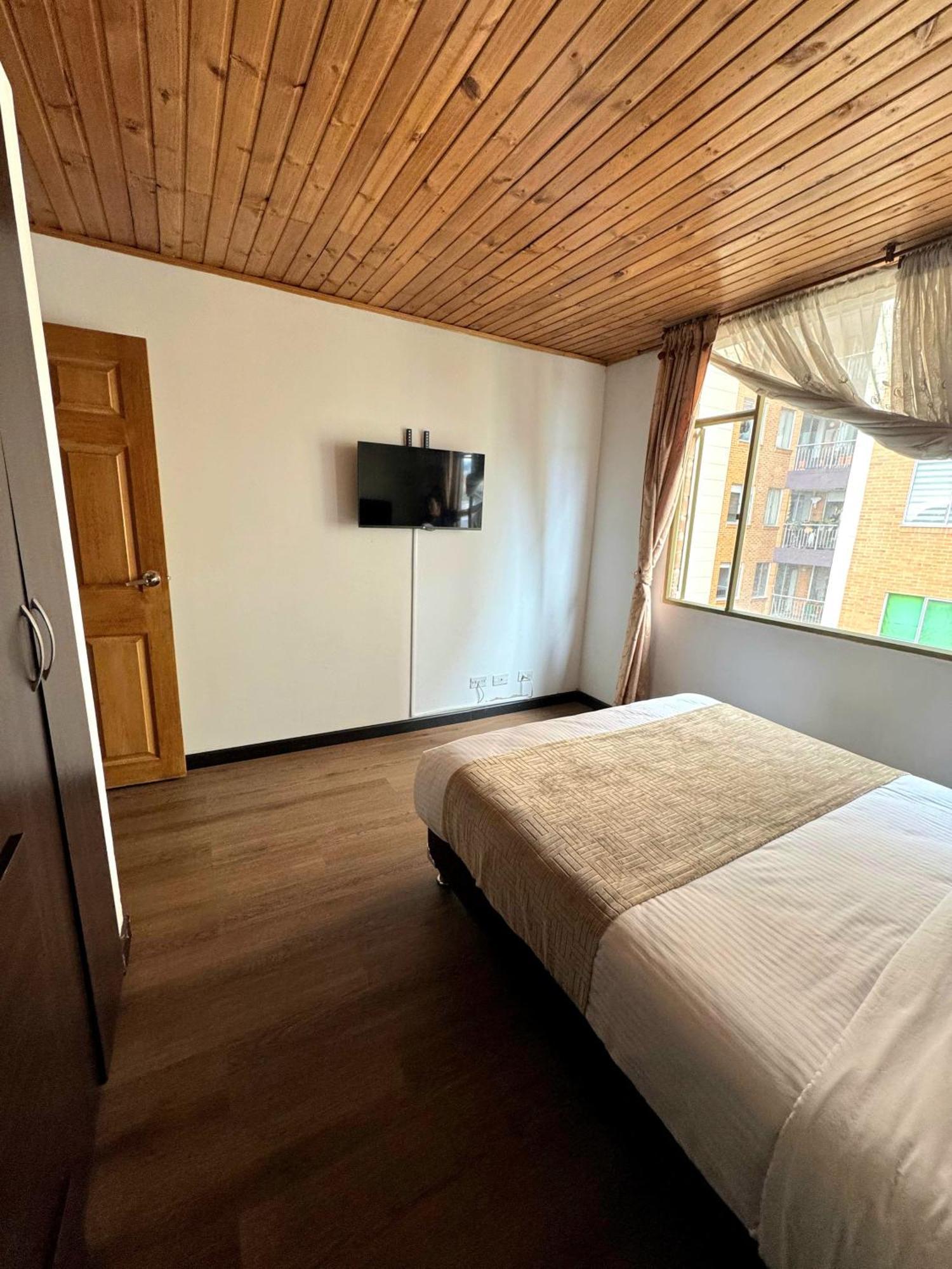 Oporto 83 Hotel Bogota Bagian luar foto