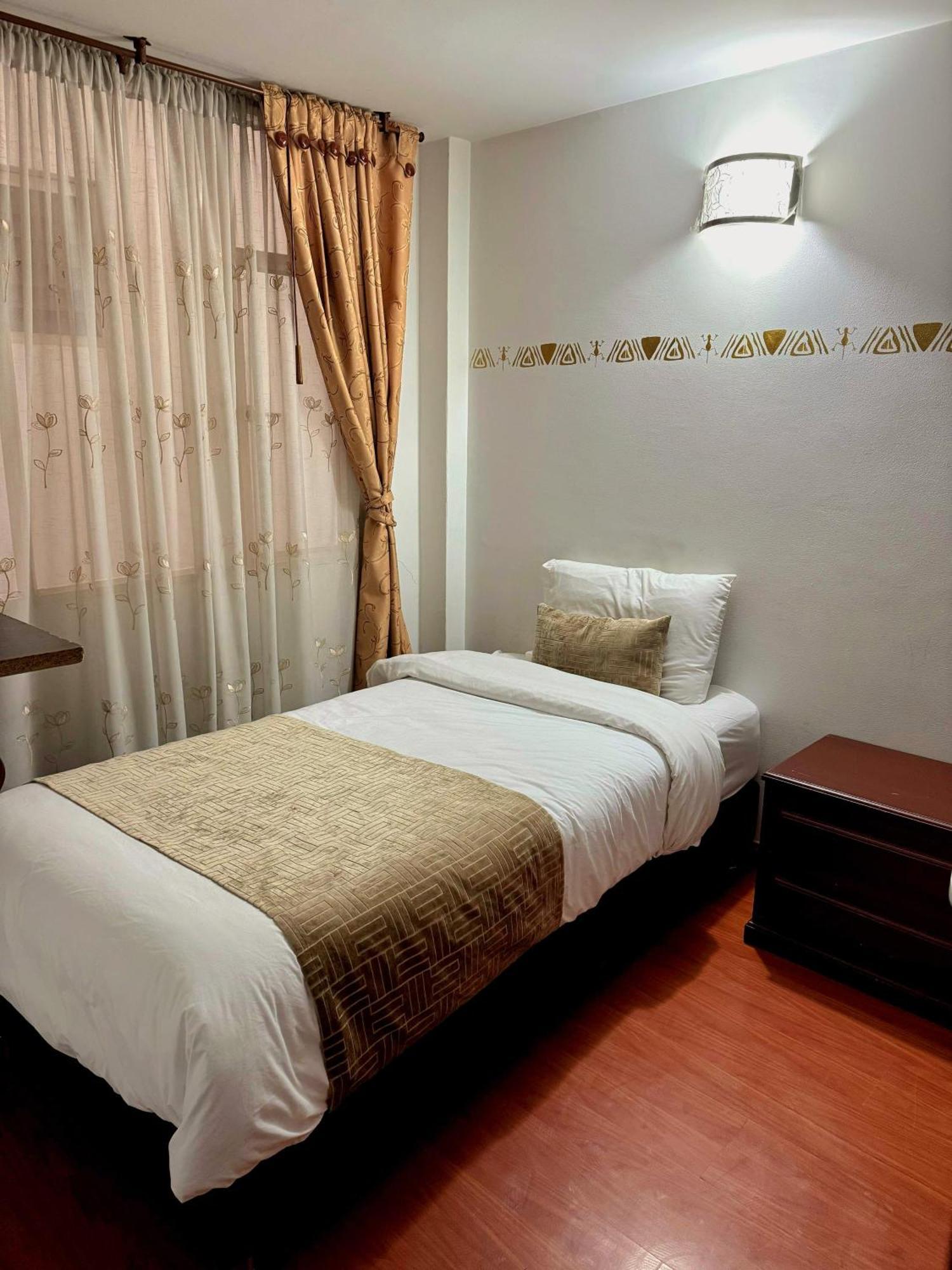 Oporto 83 Hotel Bogota Bagian luar foto