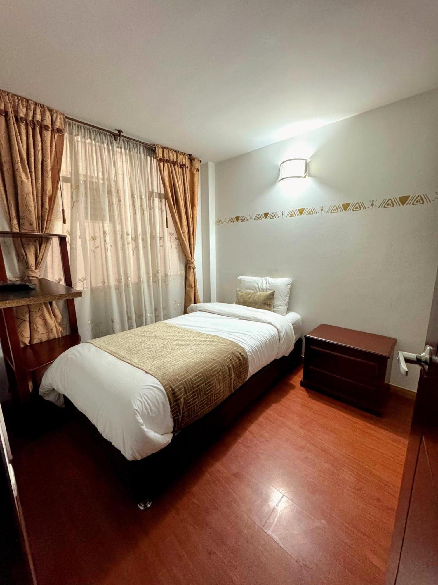 Oporto 83 Hotel Bogota Bagian luar foto