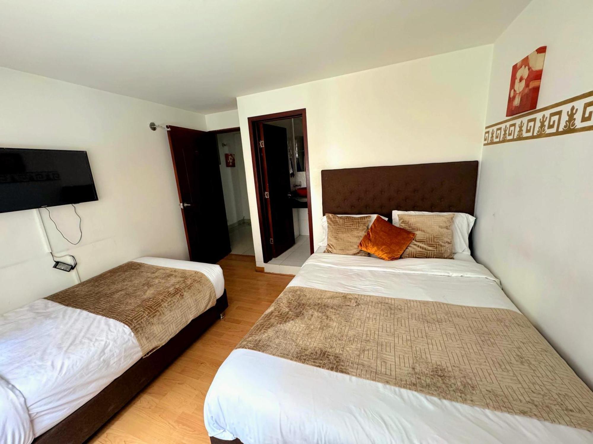 Oporto 83 Hotel Bogota Bagian luar foto
